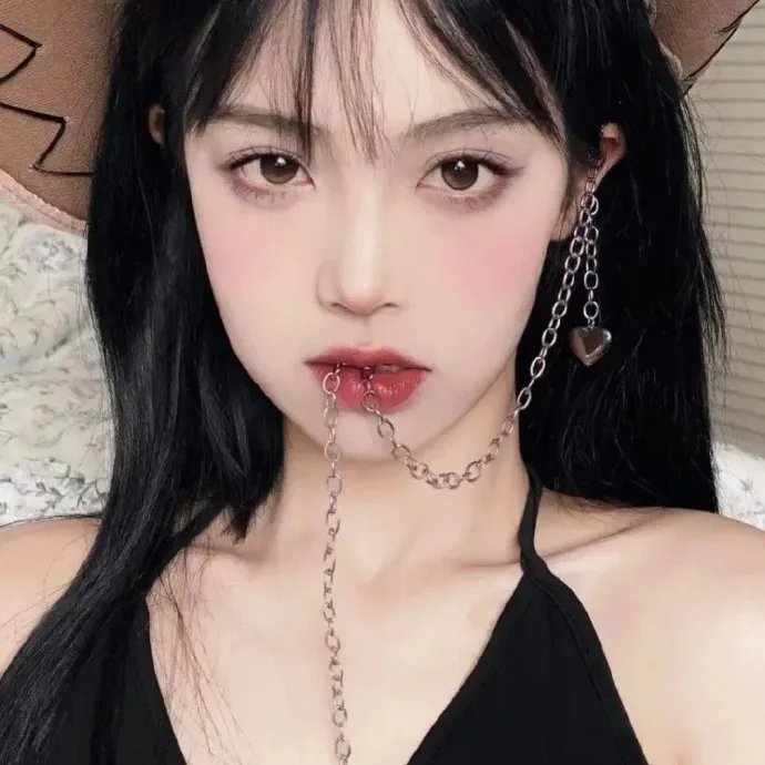 绿茵春色